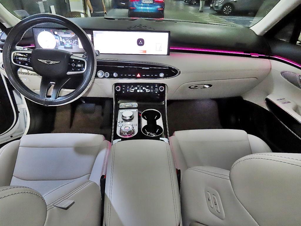Genesis GV70, 2025