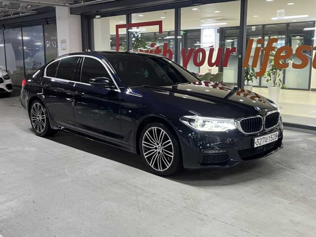 BMW 5-Series, 2020