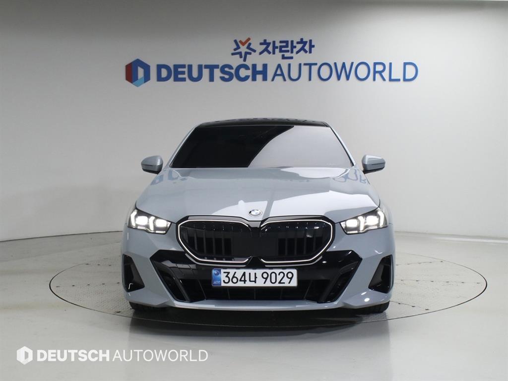 BMW 5-Series, 2026