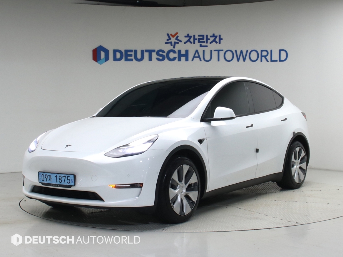 Tesla Model Y, 2021