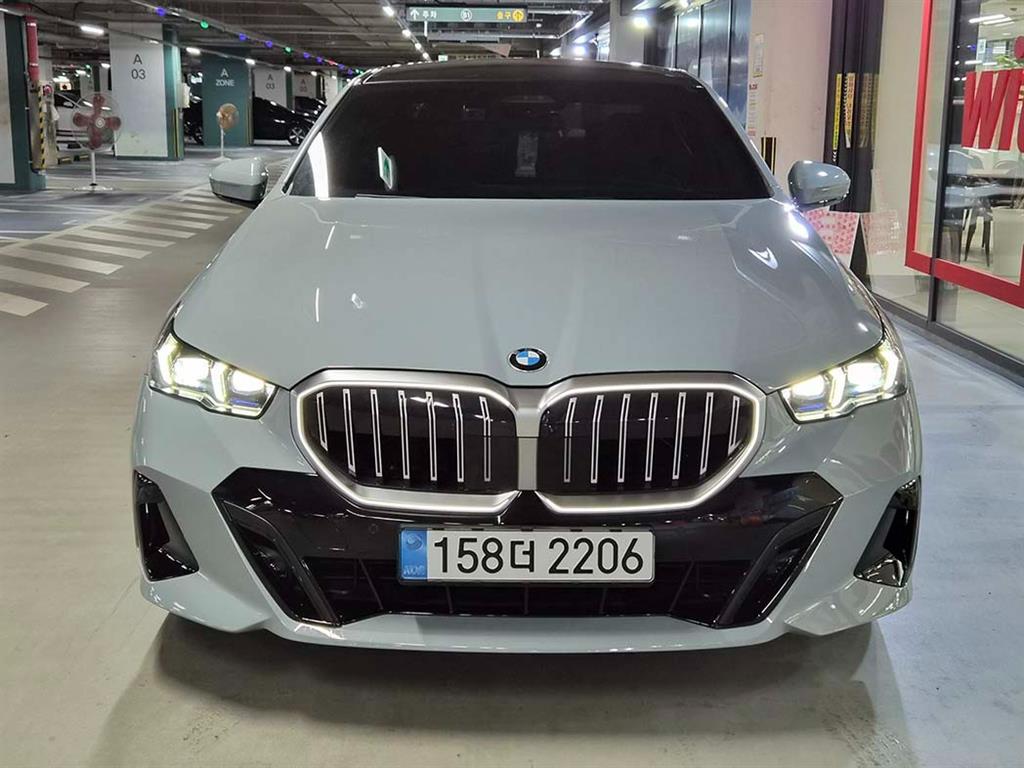BMW 5-Series, 2025