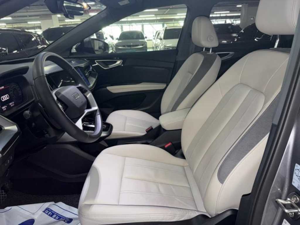 Audi Q4 e-tron, 2022