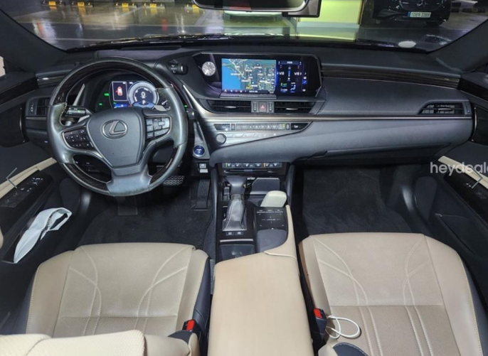 Lexus ES, 2019
