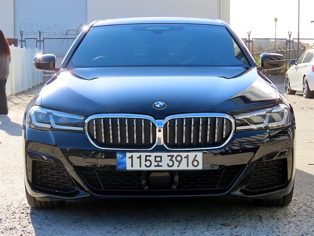 BMW 5-Series, 2021