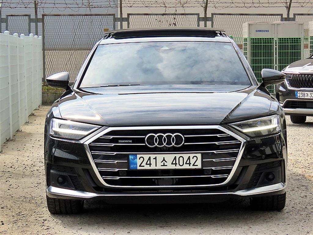 Audi A8, 2022