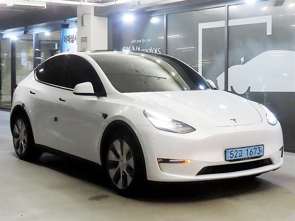 Tesla Model Y, 2021