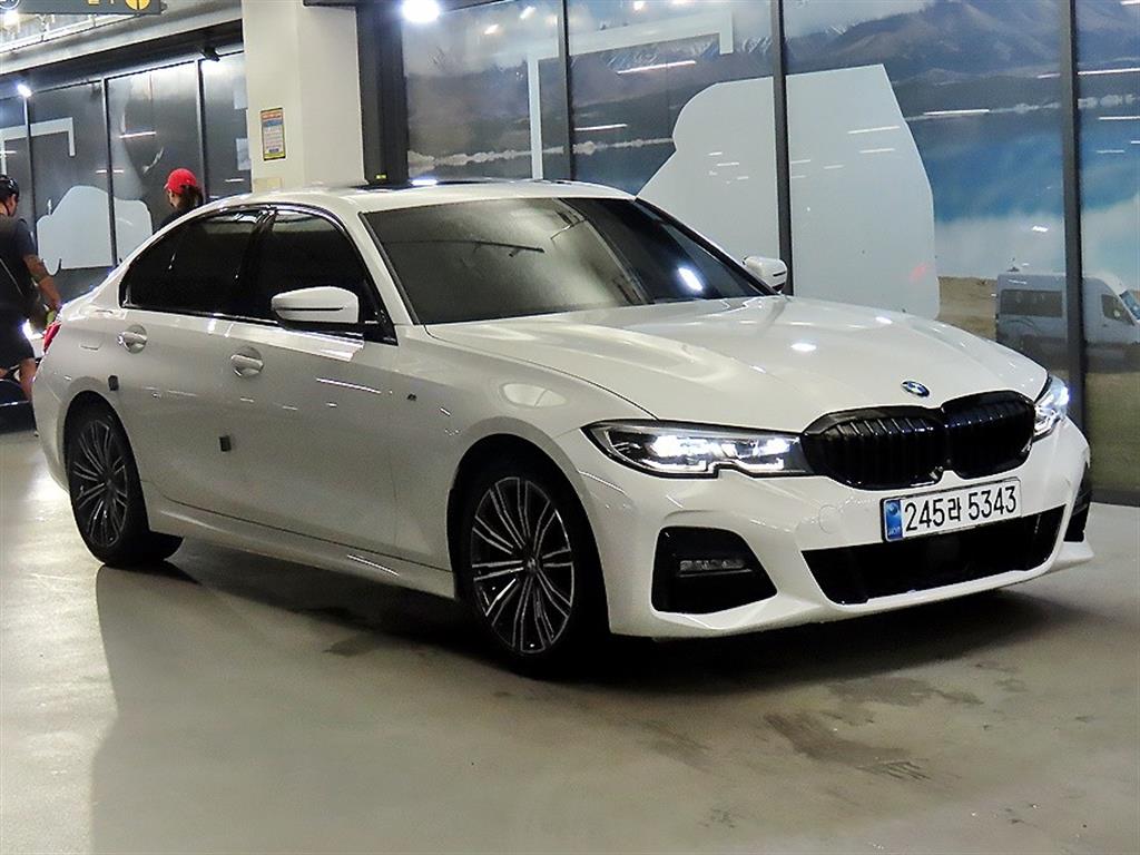 BMW 3-Series, 2021