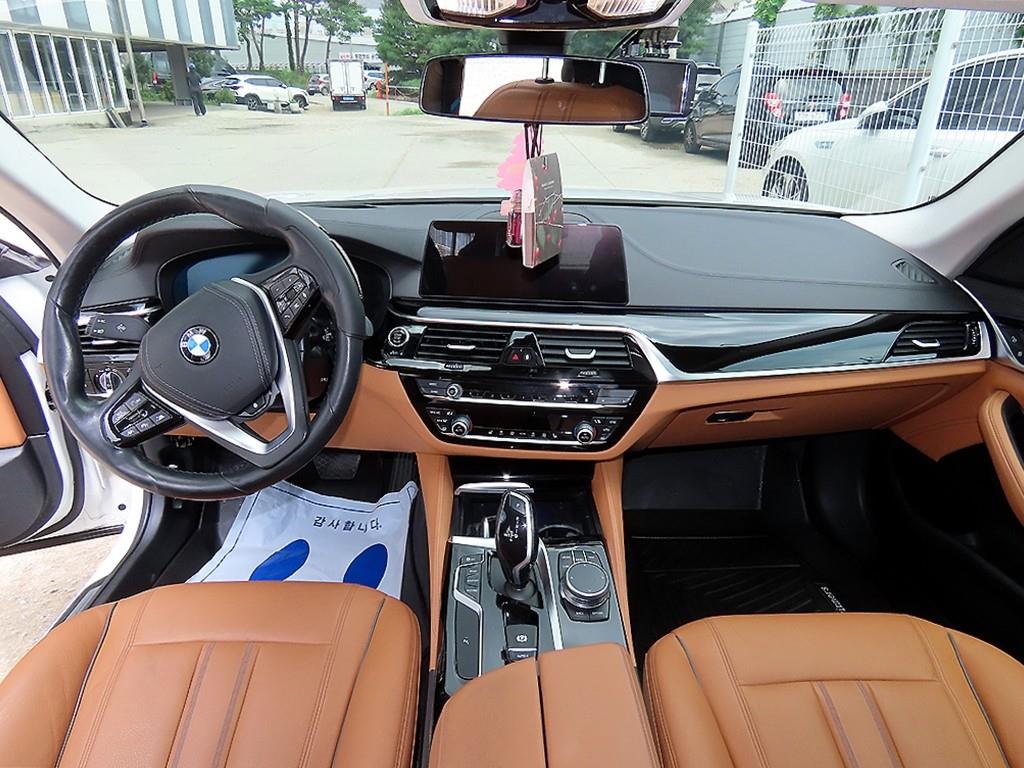 BMW 5-Series, 2020