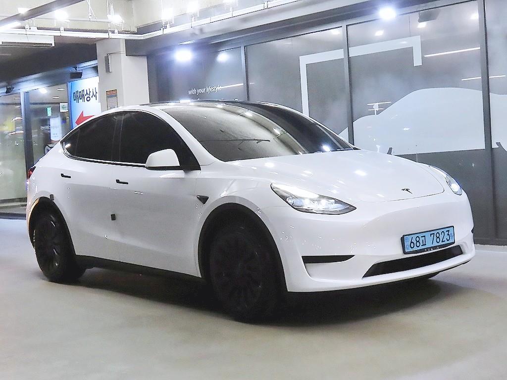 Tesla Model Y, 2023