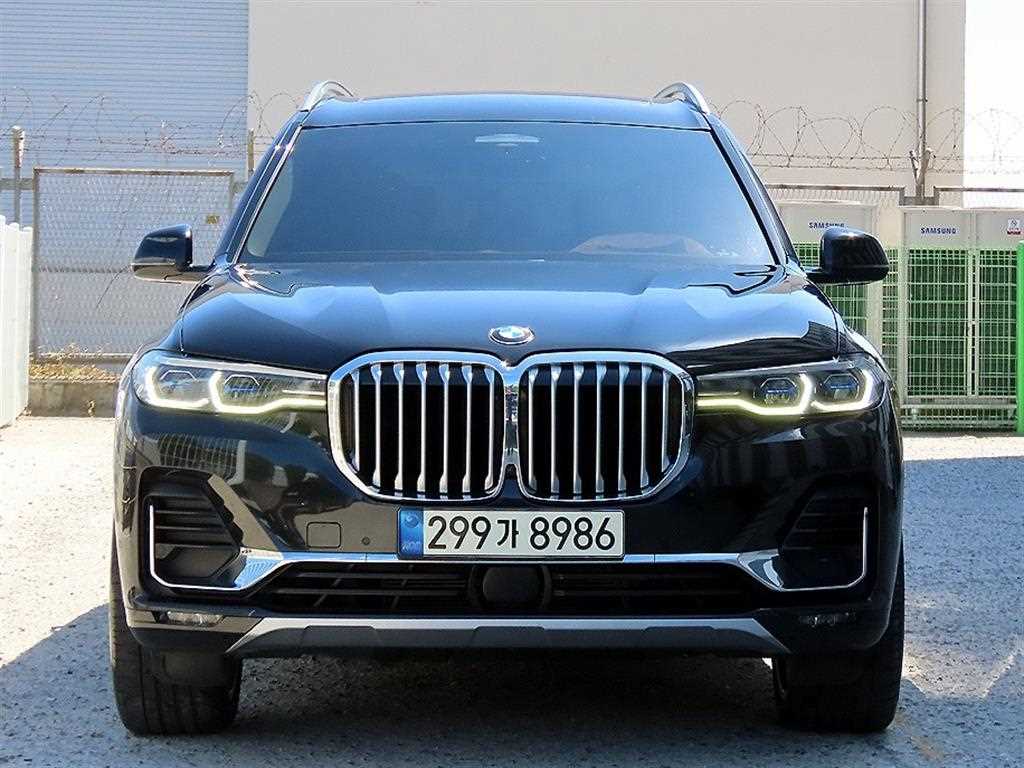 BMW X7, 2021