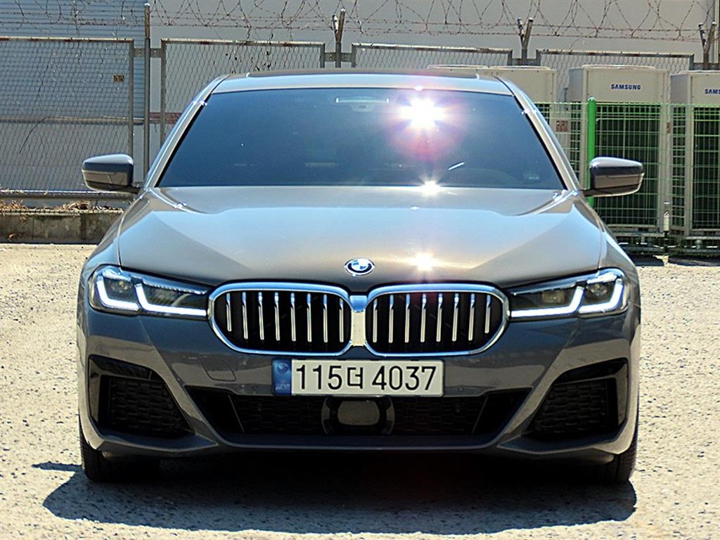 BMW 5-Series, 2021