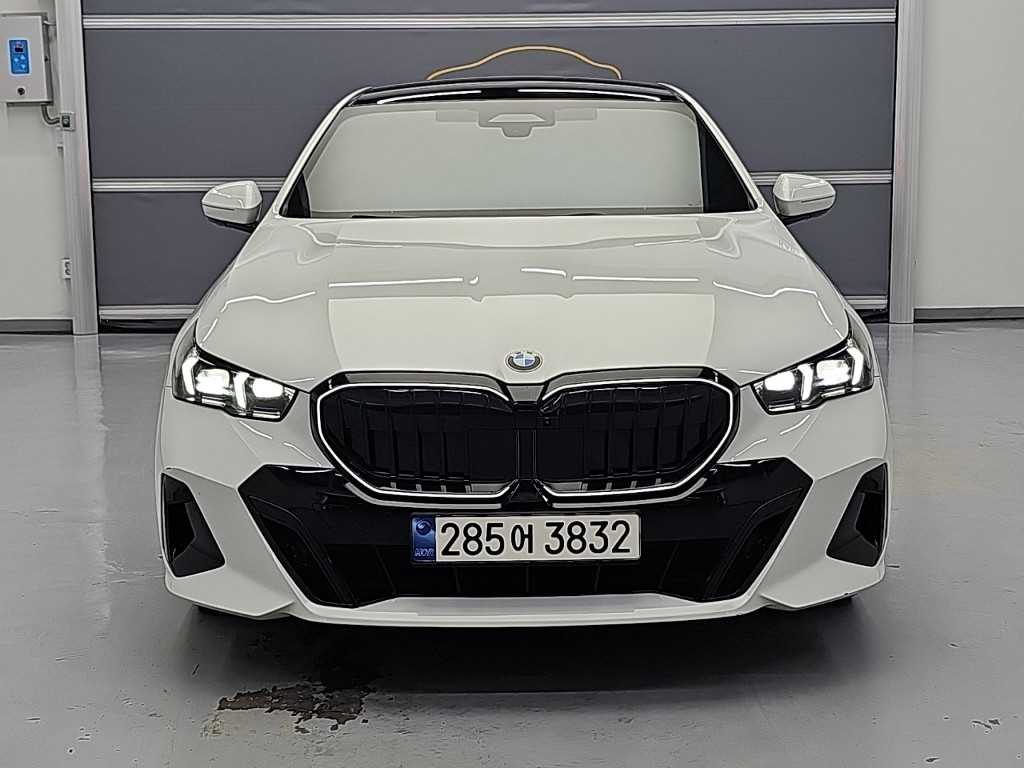 BMW 5-Series, 2024