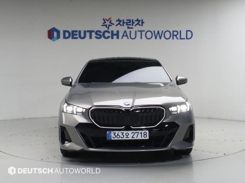 BMW 5-Series, 2025
