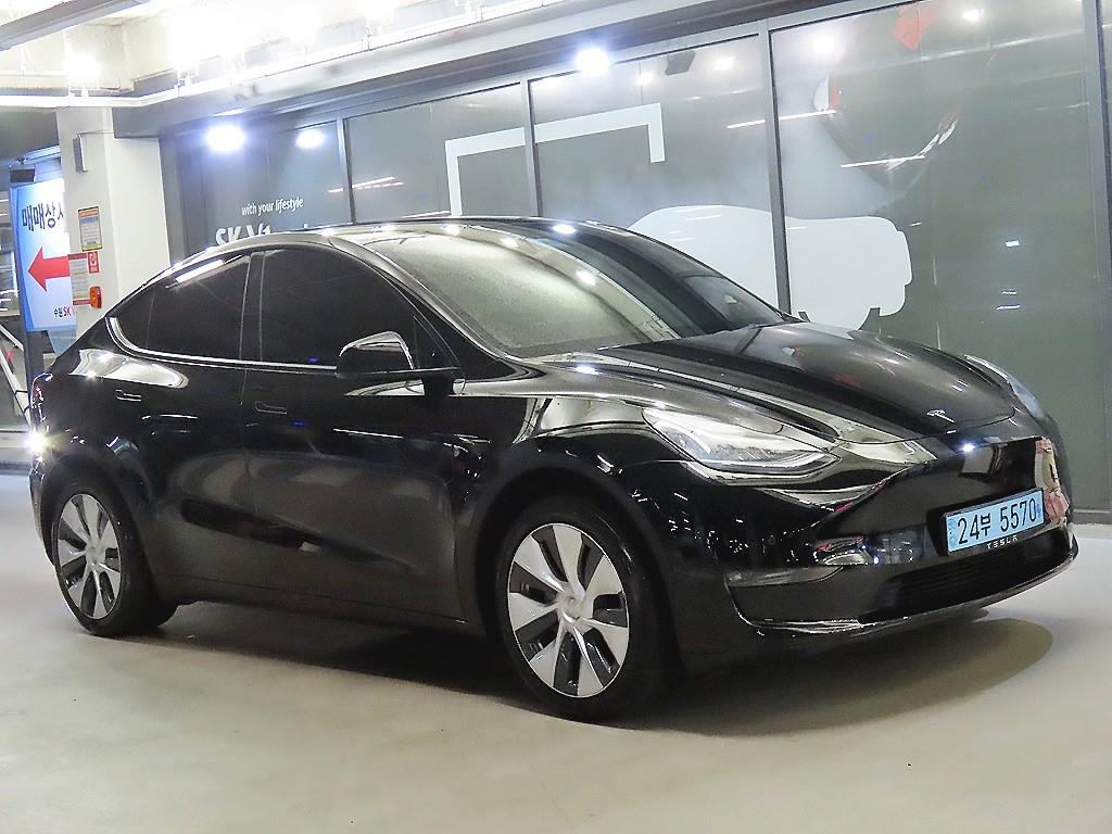 Tesla Model Y, 2021