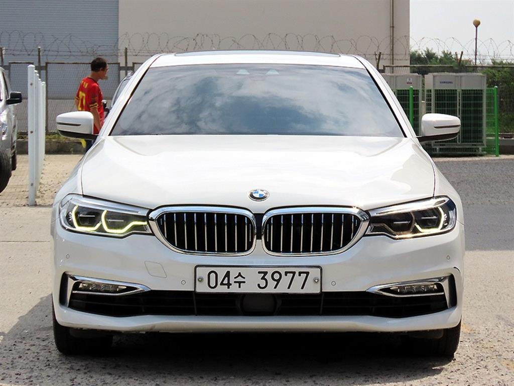 BMW 5-Series, 2019