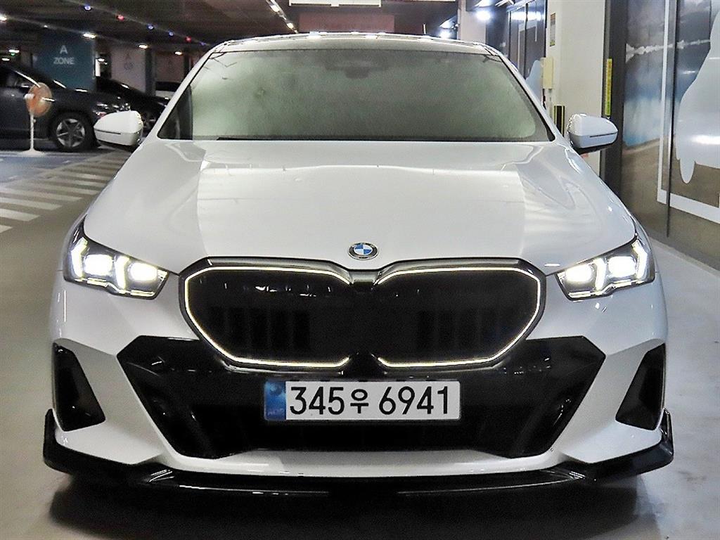 BMW 5-Series, 2025