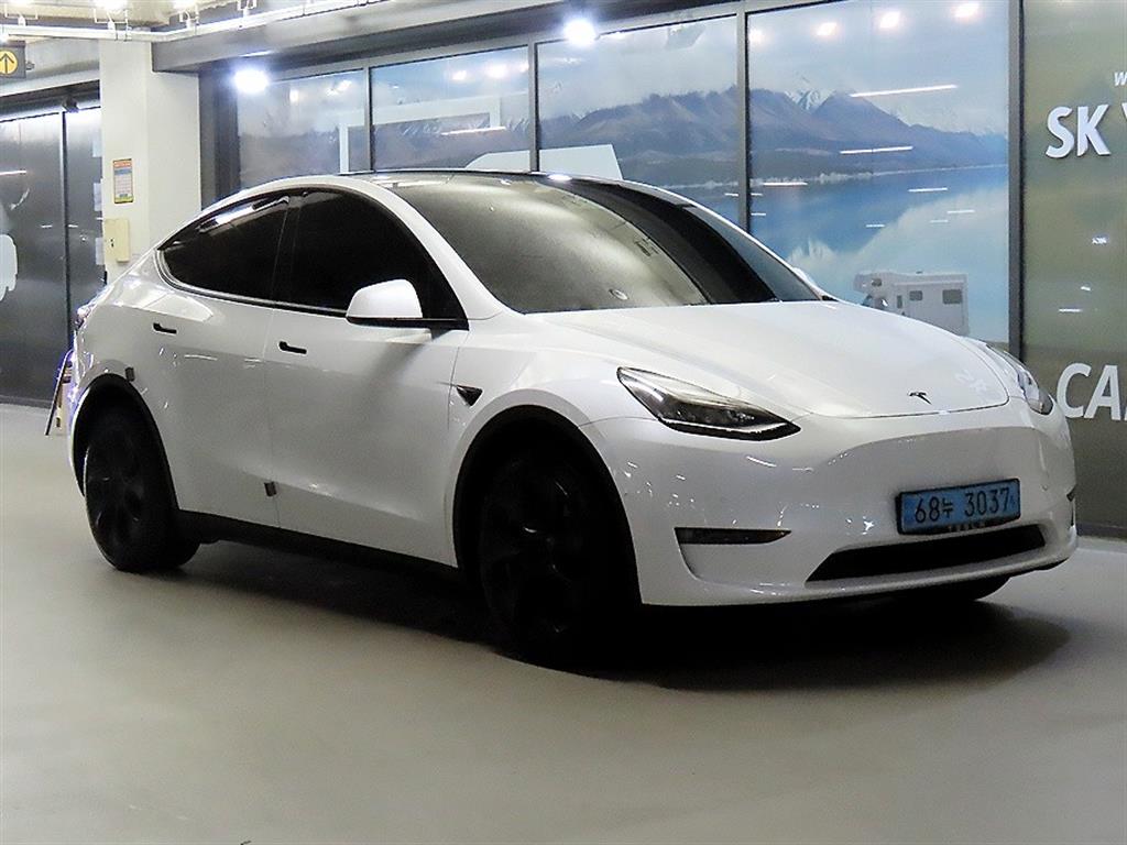 Tesla Model Y, 2021