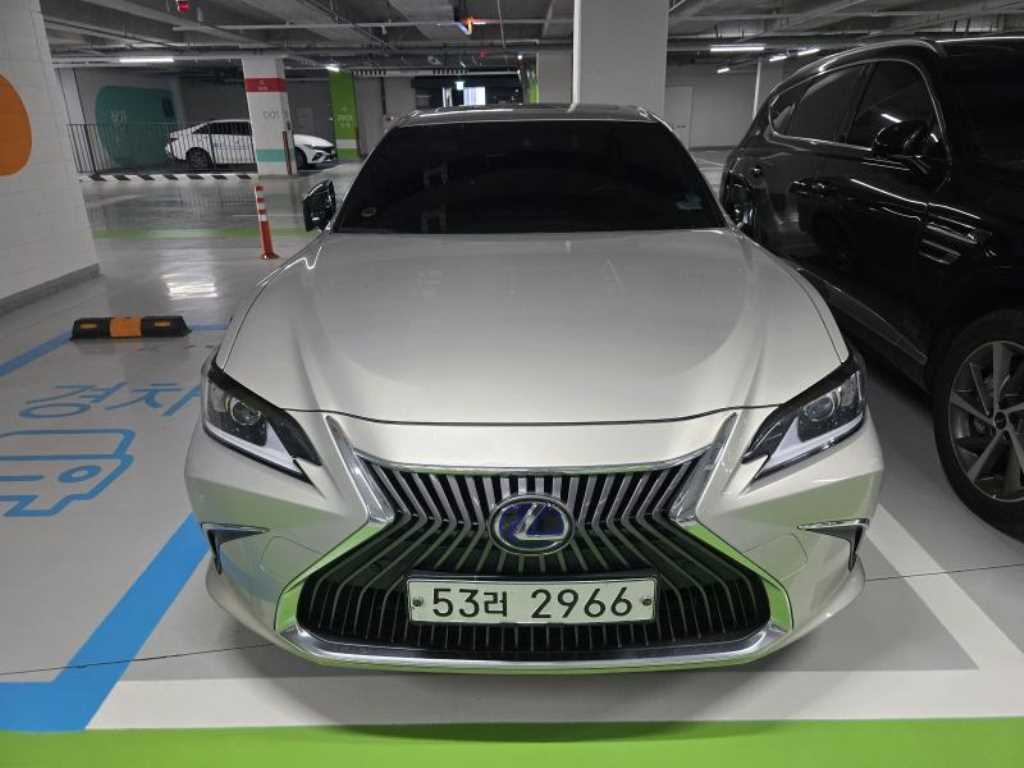 Lexus ES, 2018