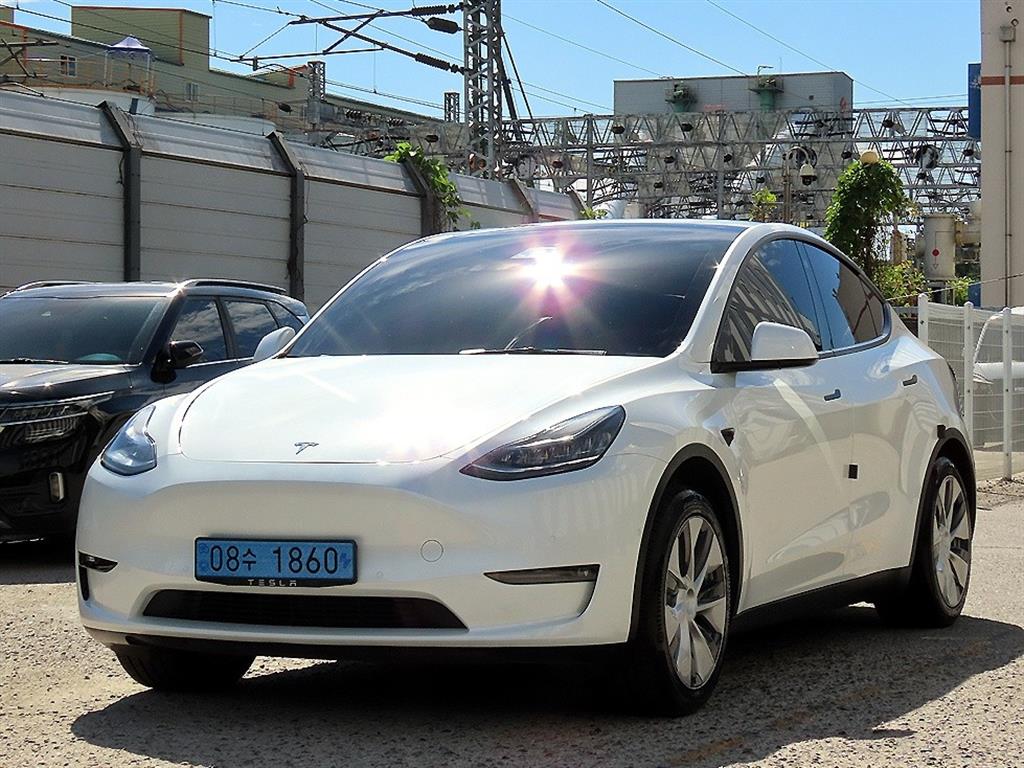 Tesla Model Y, 2021