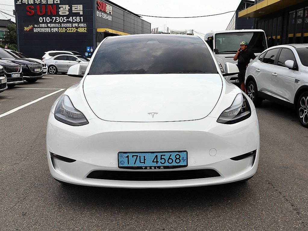 Tesla Model Y, 2021