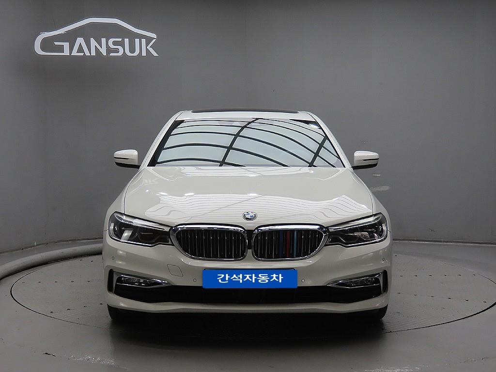 BMW 5-Series, 2018