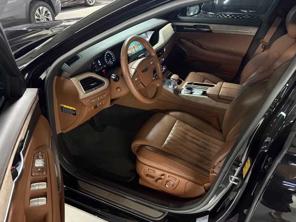 Genesis G90, 2021