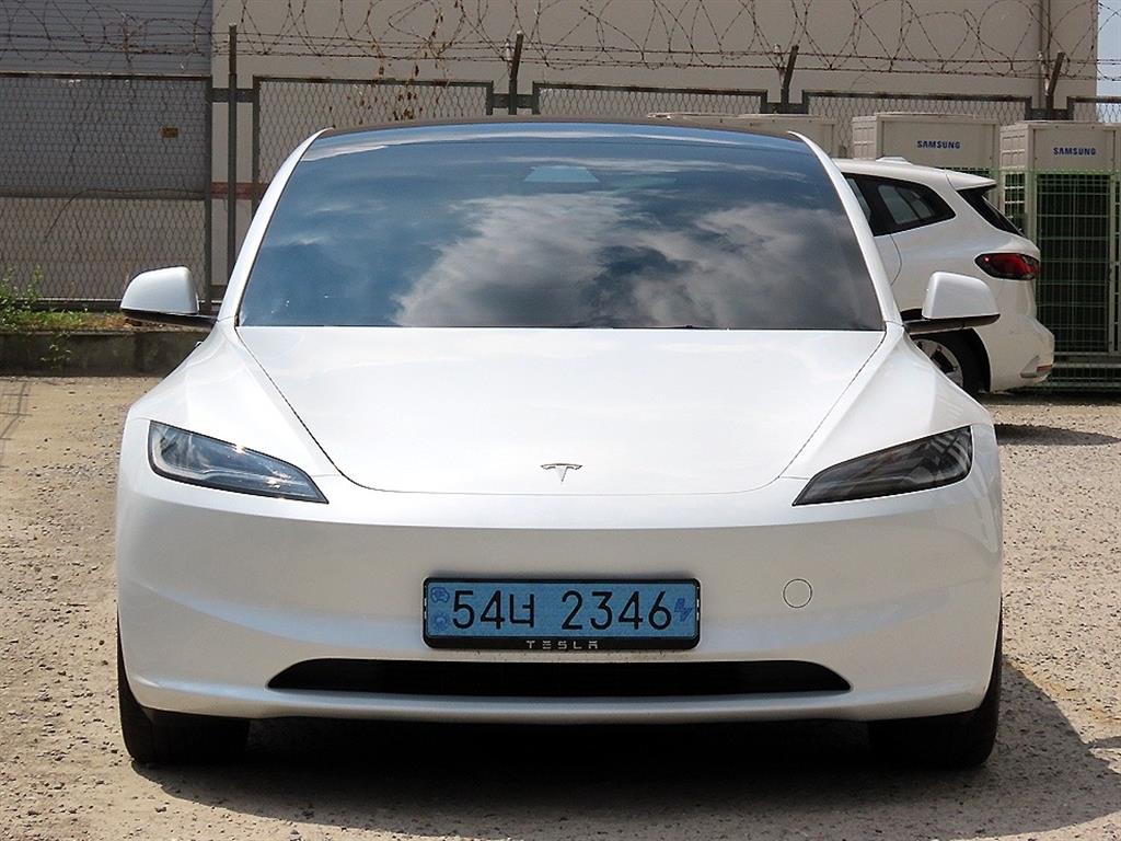 Tesla Model 3, 2024