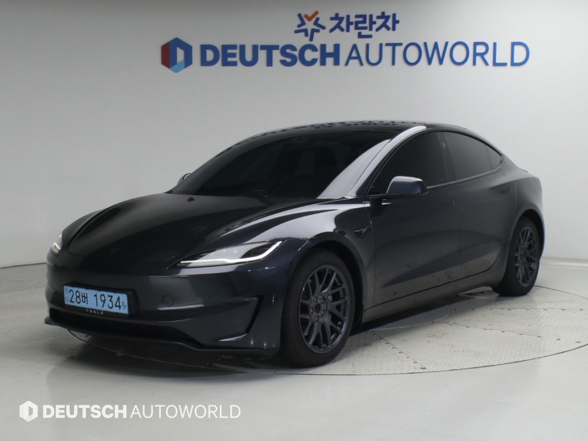 Tesla Model 3, 2025