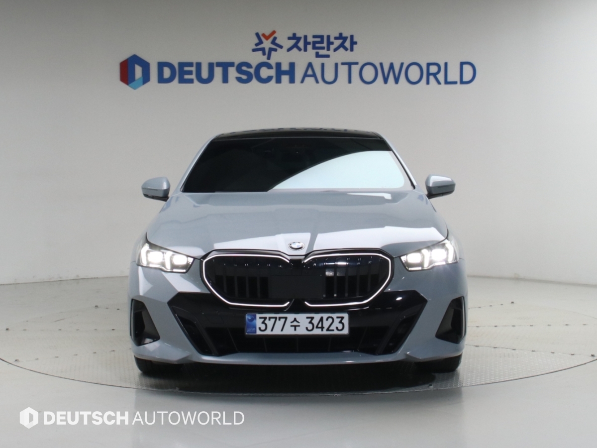 BMW 5-Series, 2025