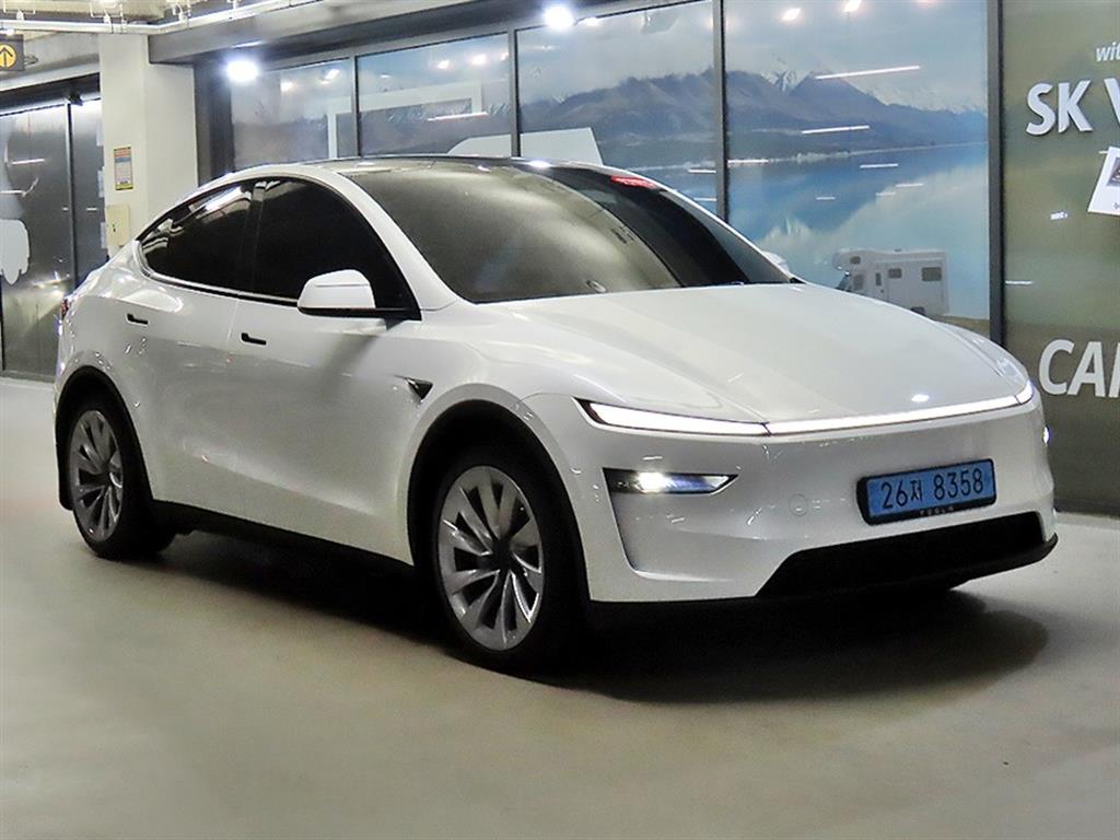 Tesla Model Y, 2026