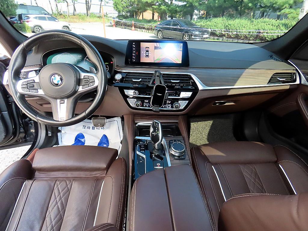 BMW 5-Series, 2019