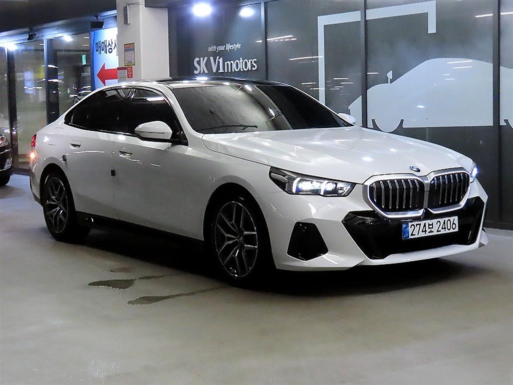 BMW 5-Series, 2025