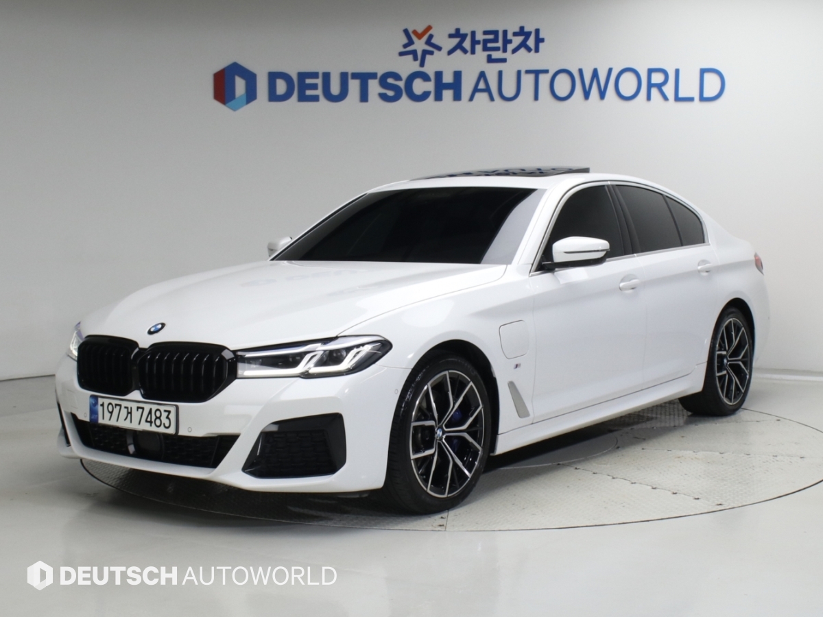 BMW 5-Series, 2021