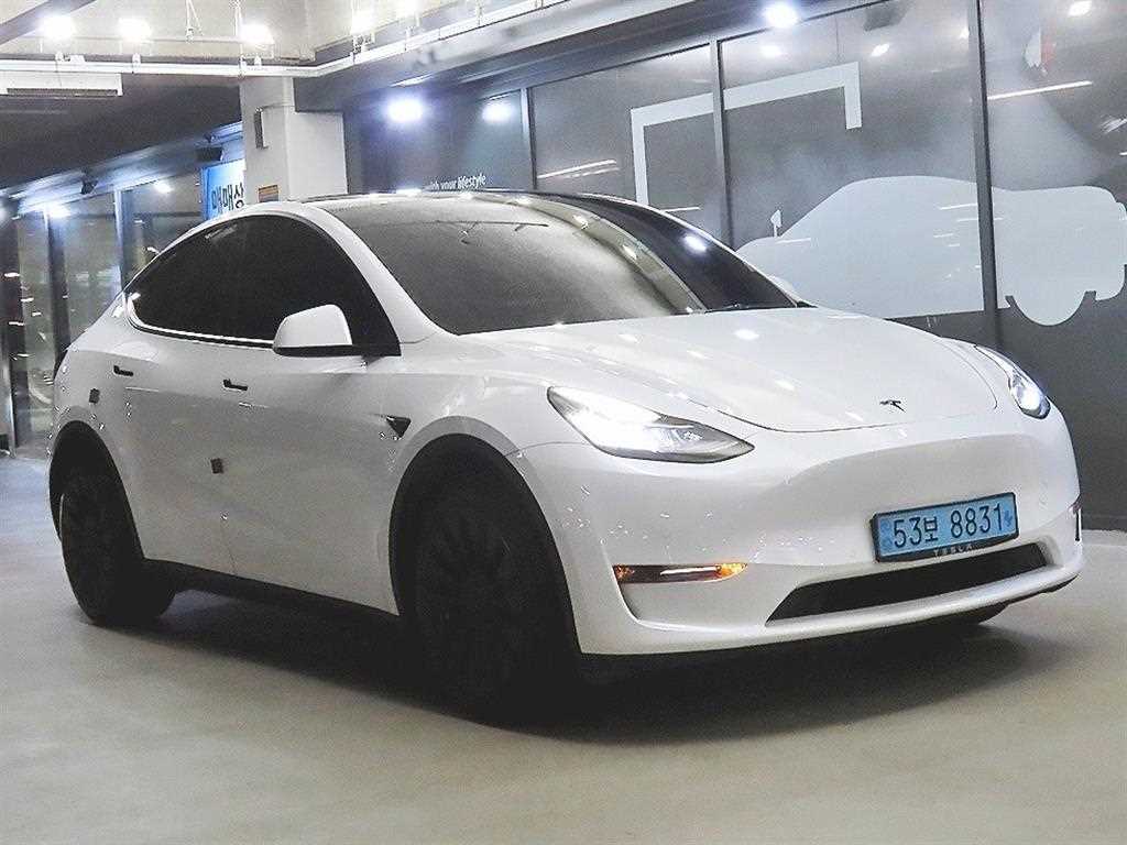 Tesla Model Y, 2023