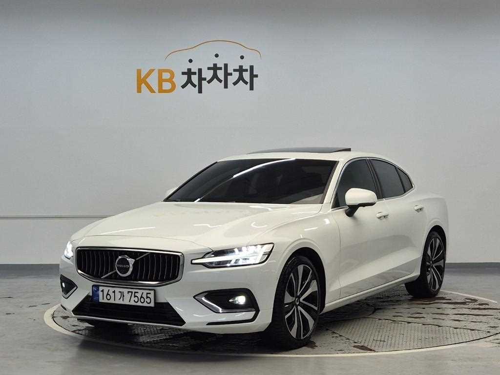 Volvo S60, 2023