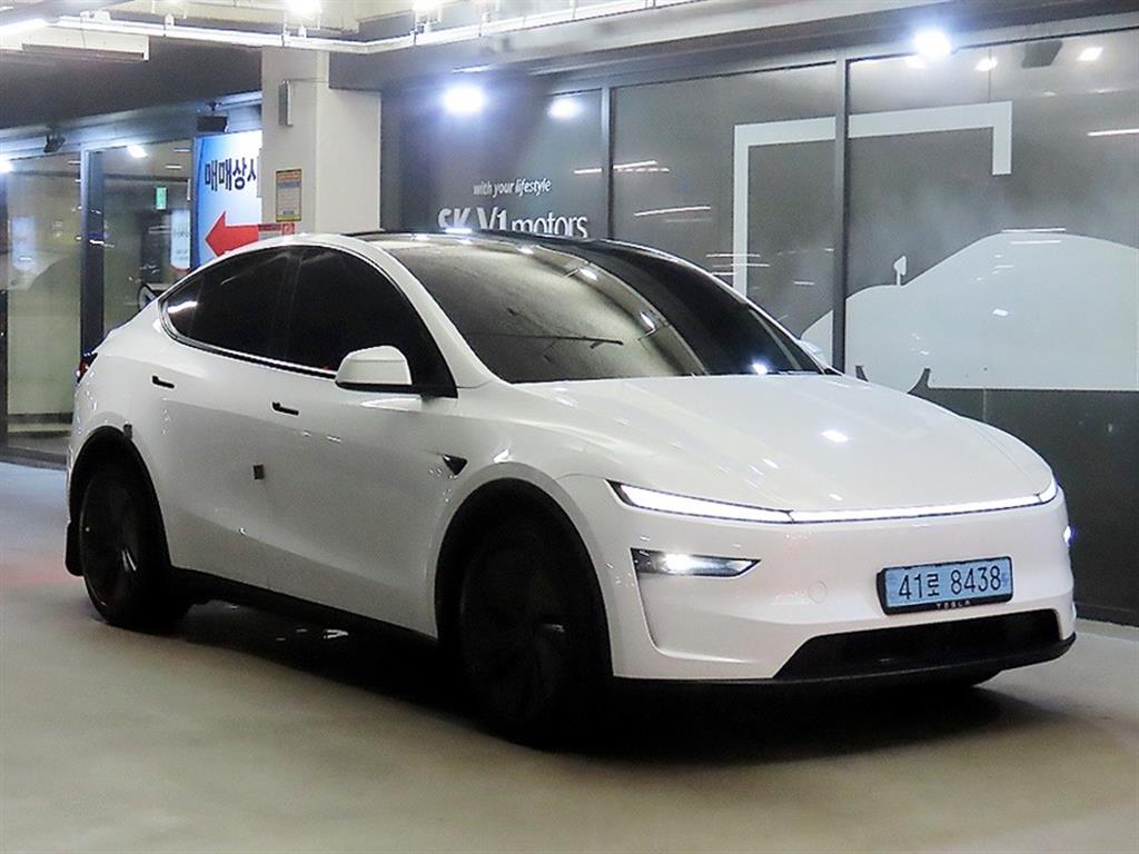 Tesla Model Y, 2025