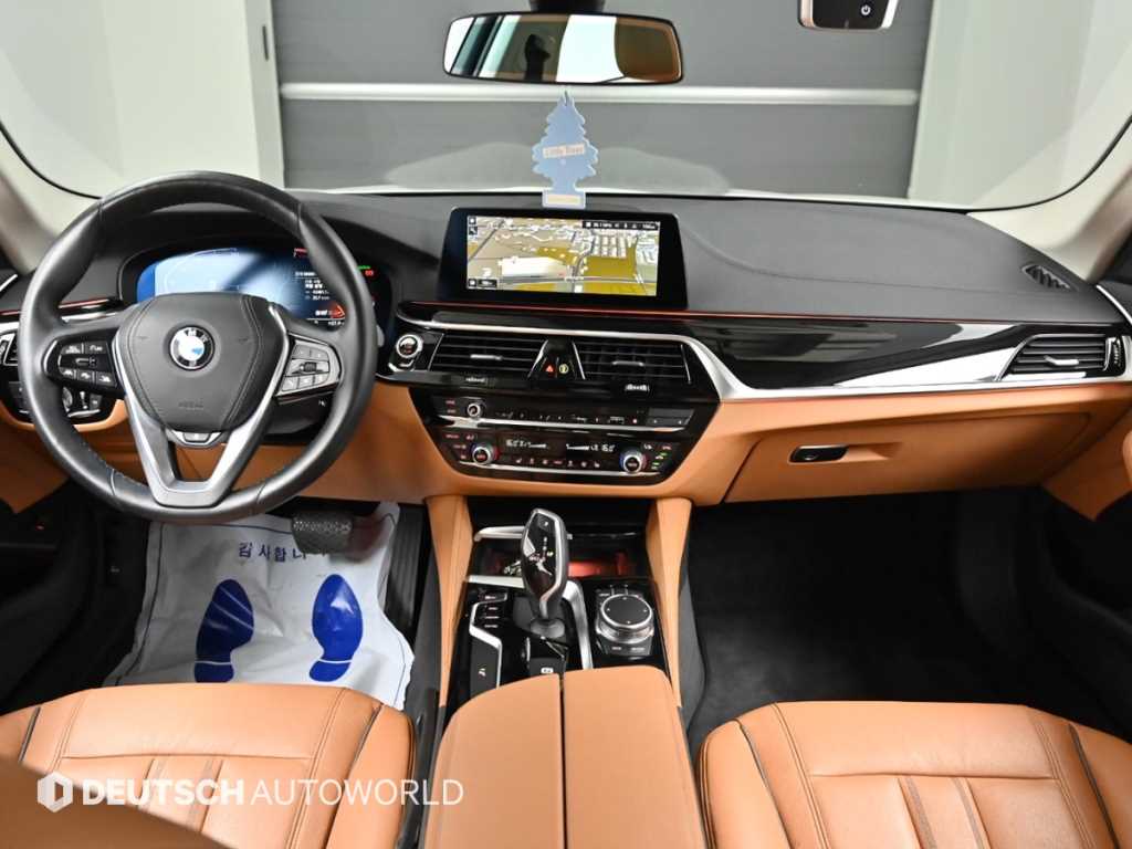 BMW 5-Series, 2020