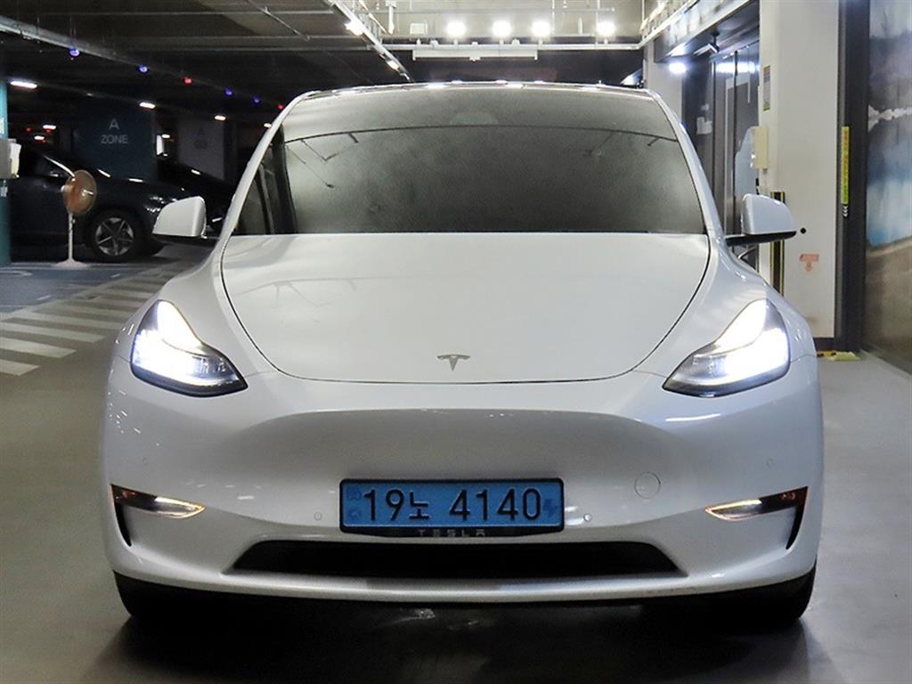 Tesla Model Y, 2021