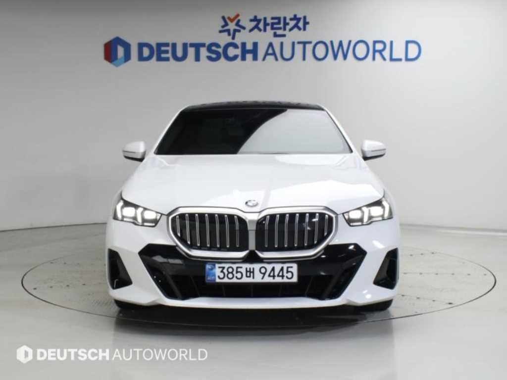 BMW 5-Series, 2026