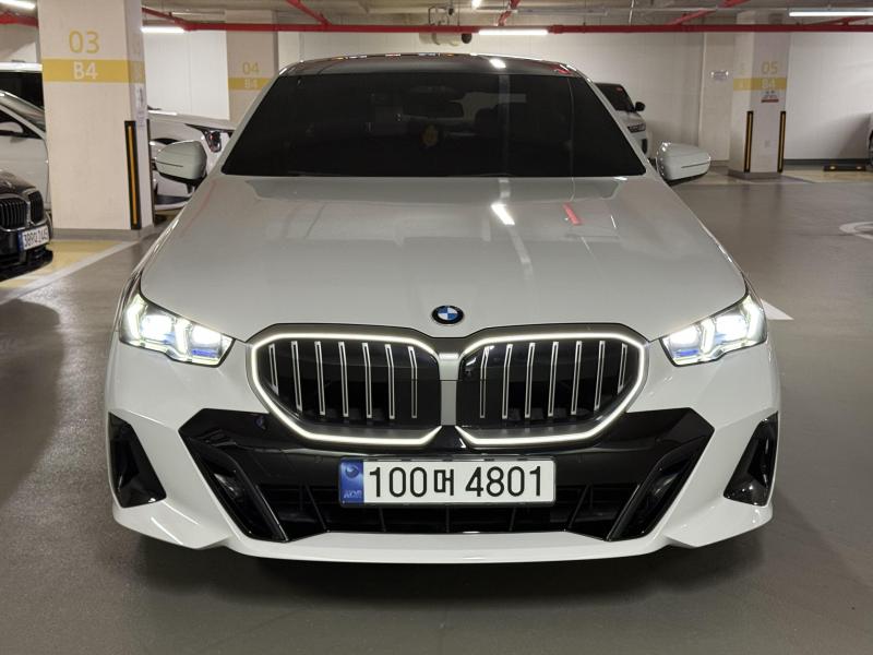 BMW 5-Series, 2023