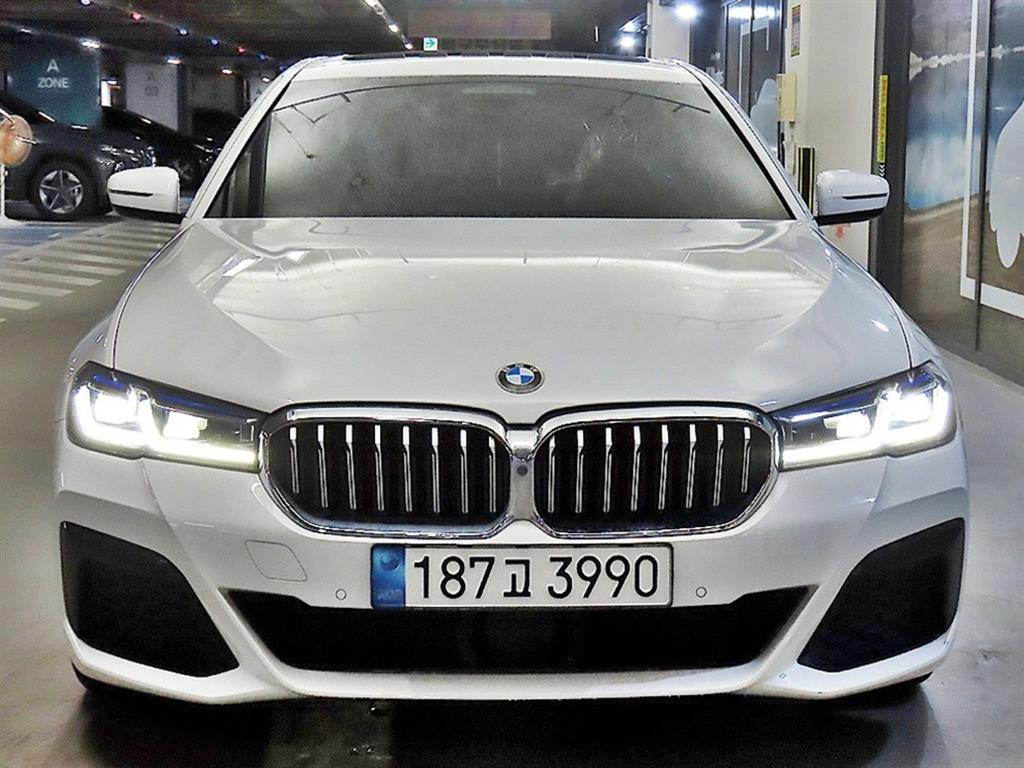 BMW 5-Series, 2023