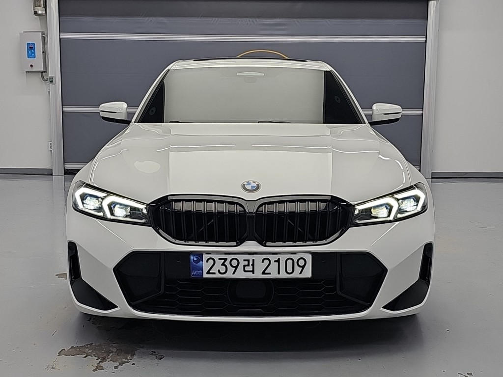 BMW 3-Series, 2023