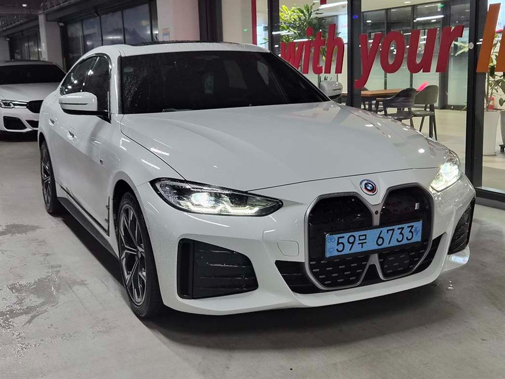 BMW i4, 2022